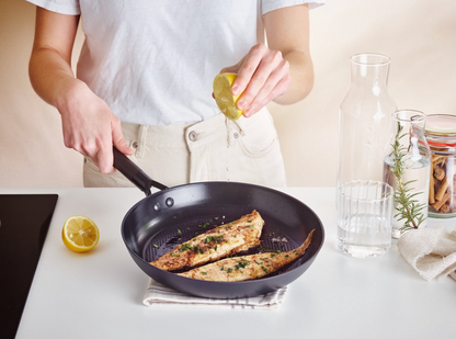Brabantia Patron Koekenpan - Ø 28cm -Duurzame Pan met Luxe Design Handgreep - 100% PFAS Vrij - Keramische Antiaanbaklaag