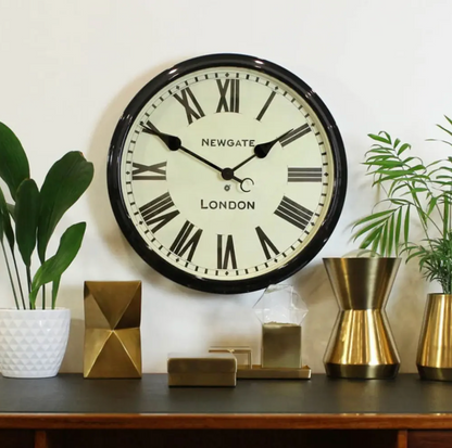 Newgate Battersby Wandklok - Zwart